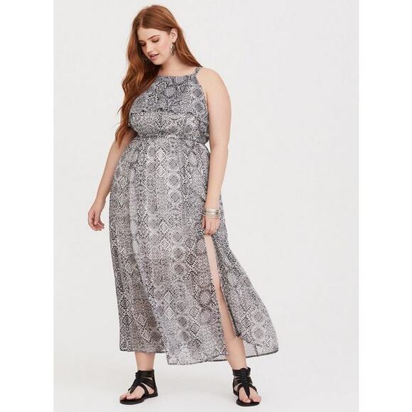 torrid Dresses & Skirts - NWOT Torrid Black White Ikat High Deck Chiffon Maxi Dress Plus Size: 2X (18/20)